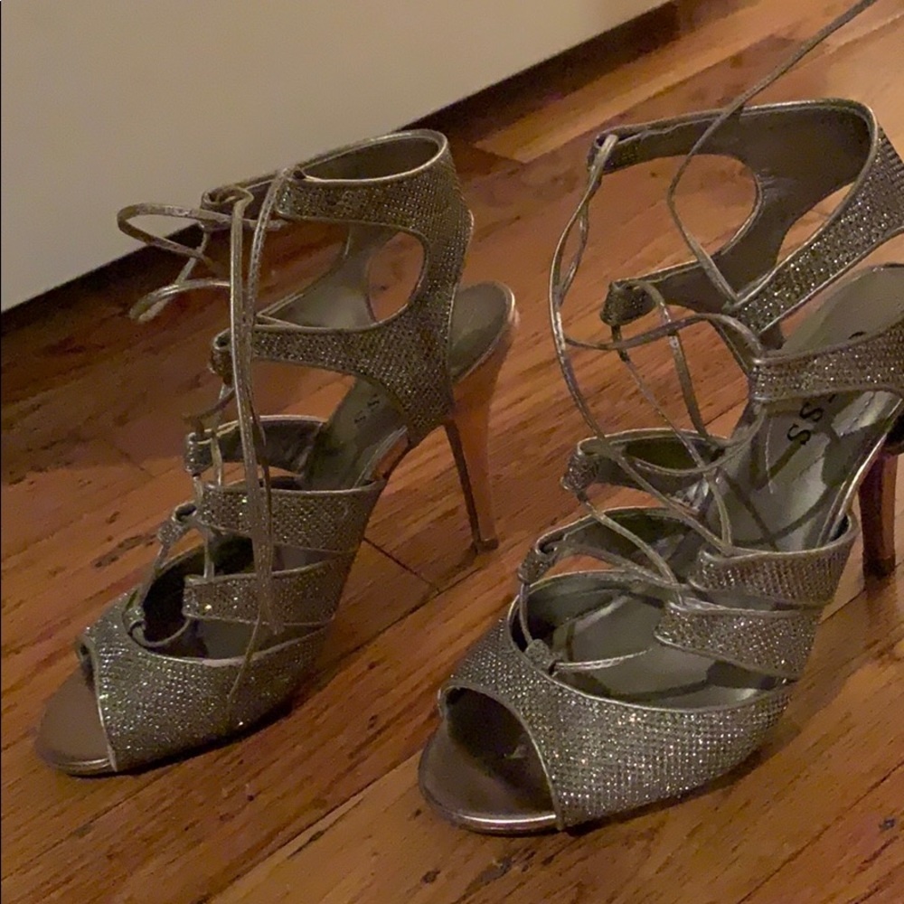 Guess Heels - Picture 5 of 5